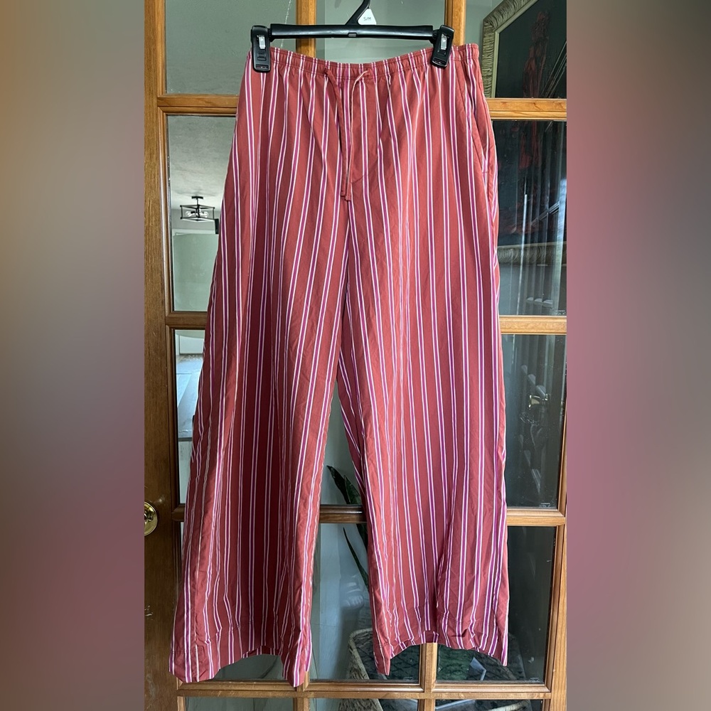 Women’s old navy wide legged poplin pants
